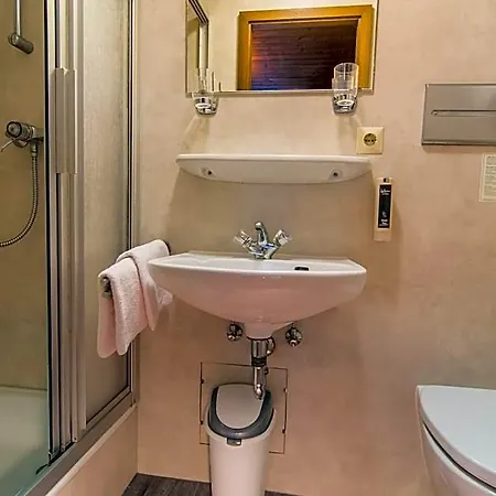 Schallerhof نيوستيف ام ستوبيتا